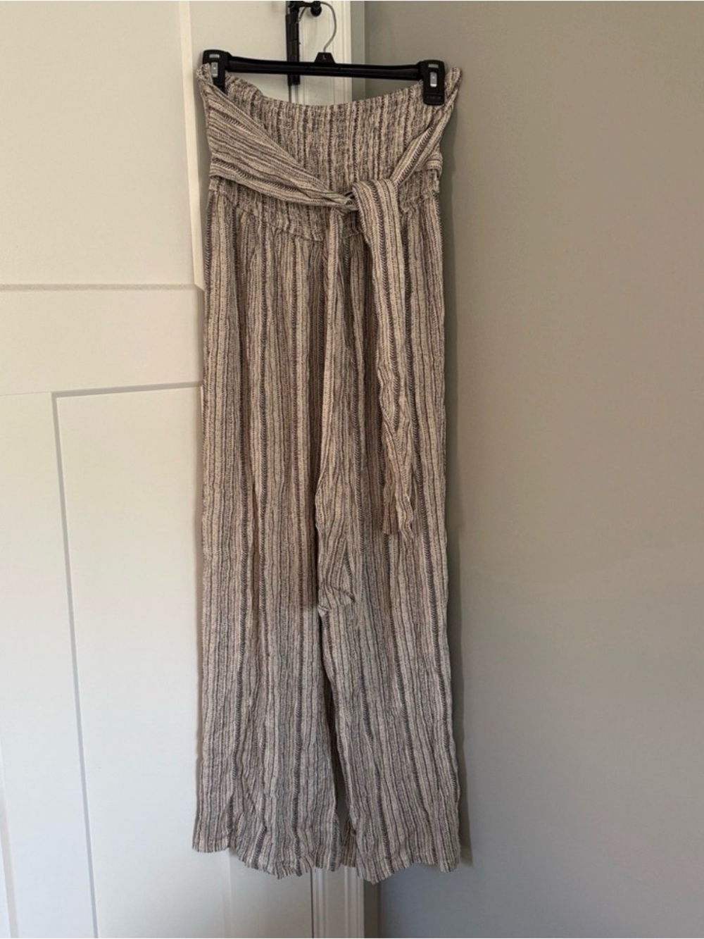 Cupshe Beige/White/Black Striped Wide-Leg Jumpsuit - Sz M - Picture 3 of 3